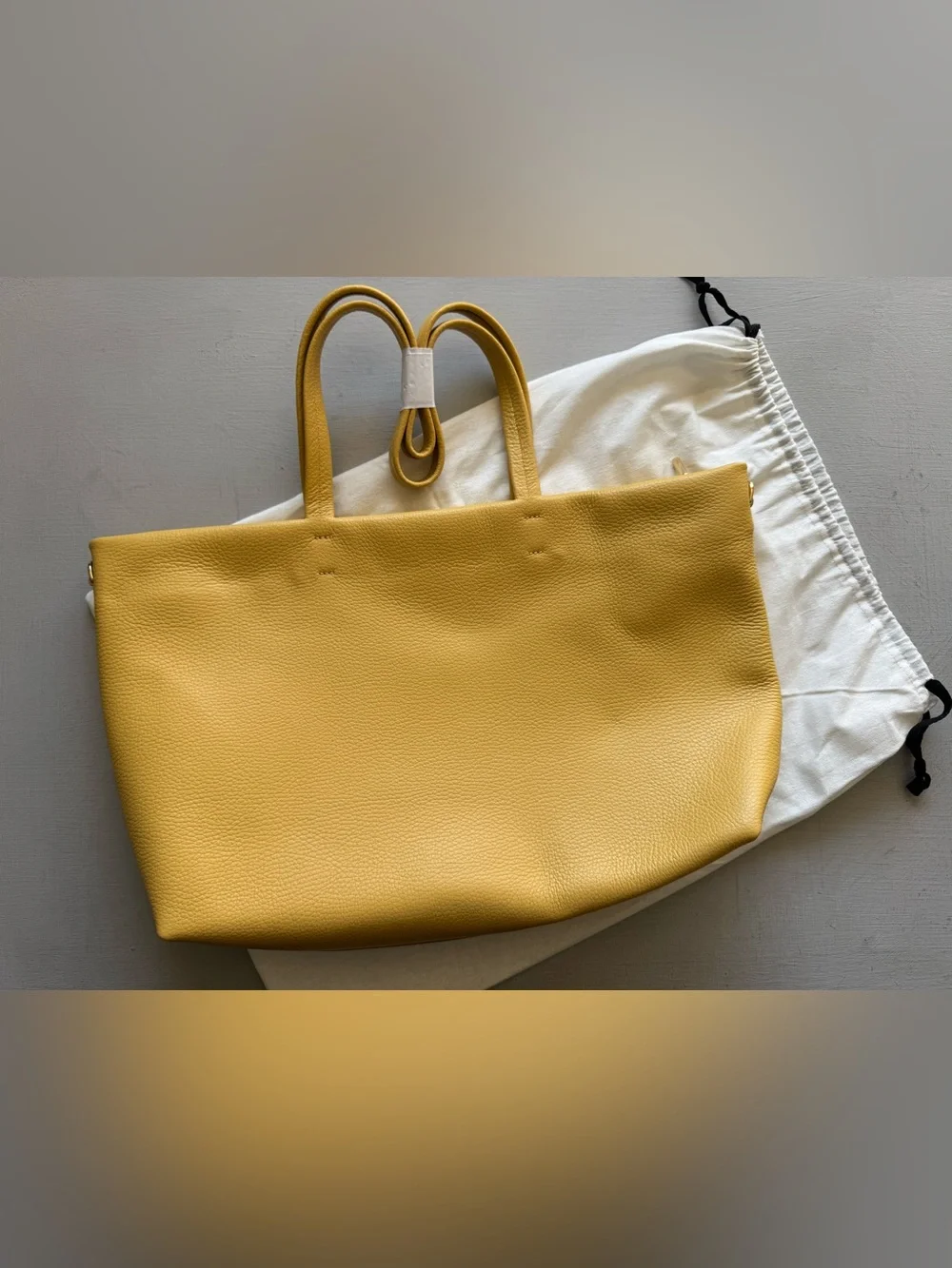 NWT Cuyana Small Easy Zipper Tote in butter